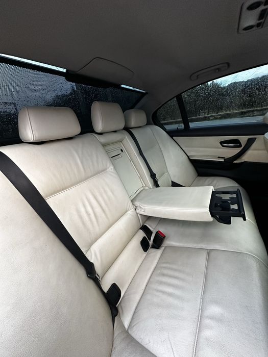 BMW E90 320d M47 163 CP – 2007 Trapă/Xenon/Navigatie/Piele