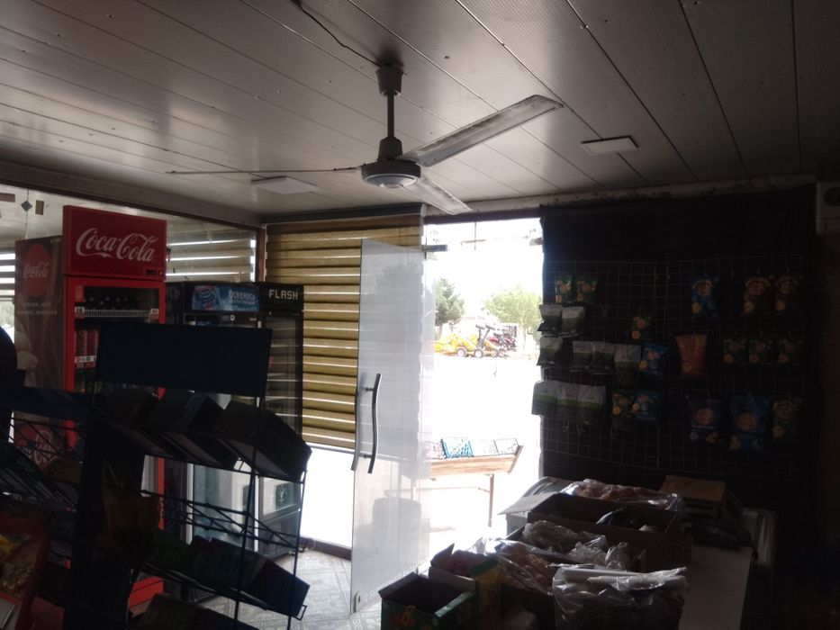 Magazin sotiladi tovari bilan