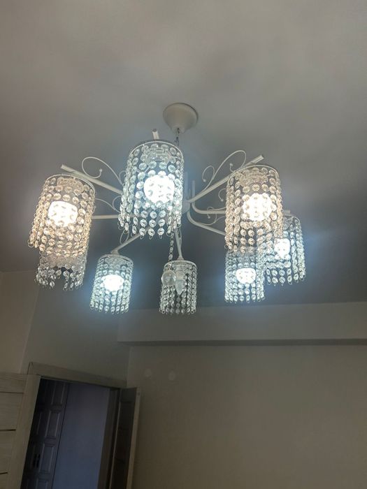 продам люстру.