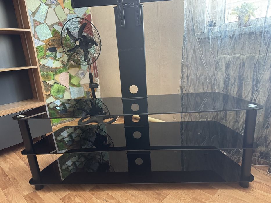 Стойка под телевизор