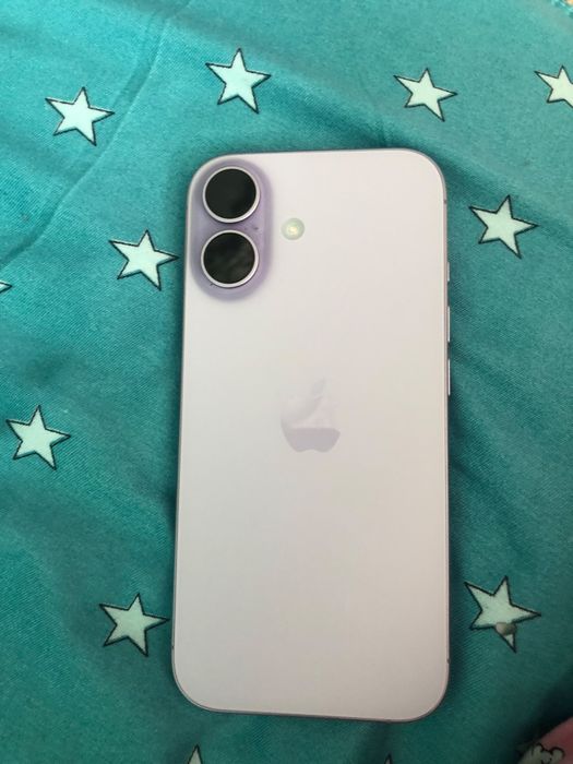 Vând iPhone 17, 256GB, într-o stare foarte bună, funcționează impecabil