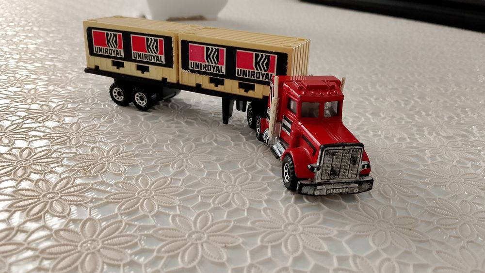 Matchbox Peterbilt convoy