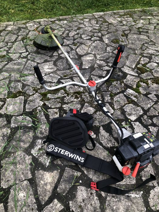 Motocoasa sterwins