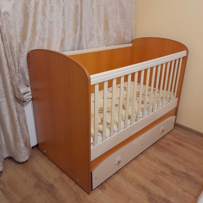 Бебешка кошара 140/70 с люлеещ механизъм