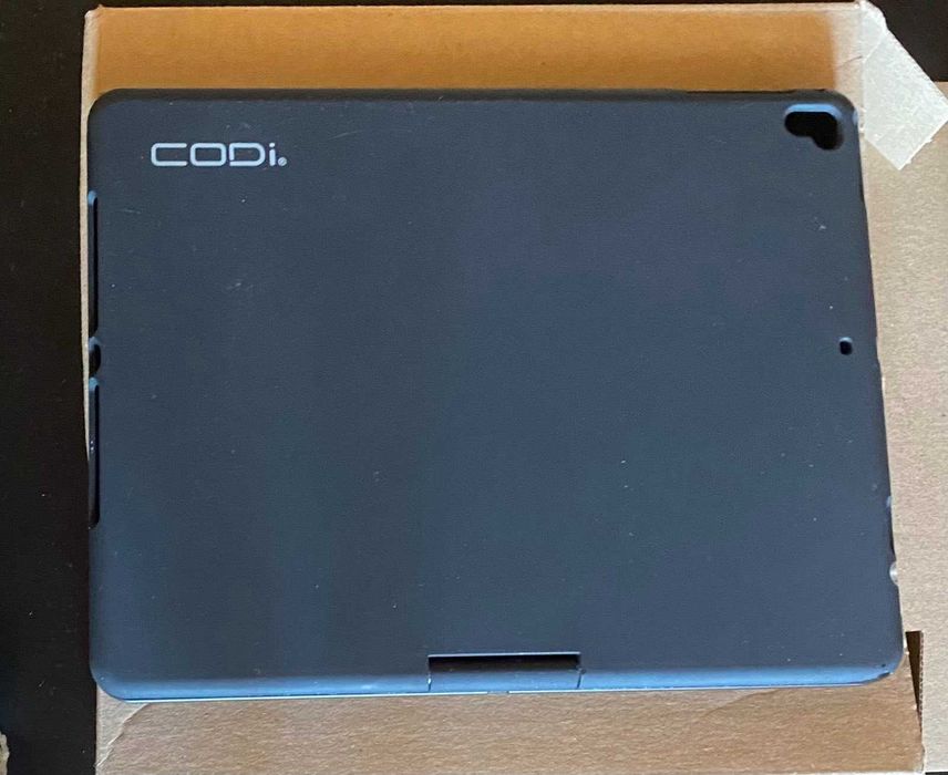 Bluetooth кейс с клавиатура Codi за iPad 9,7'', 6 в 1, 360 градуса