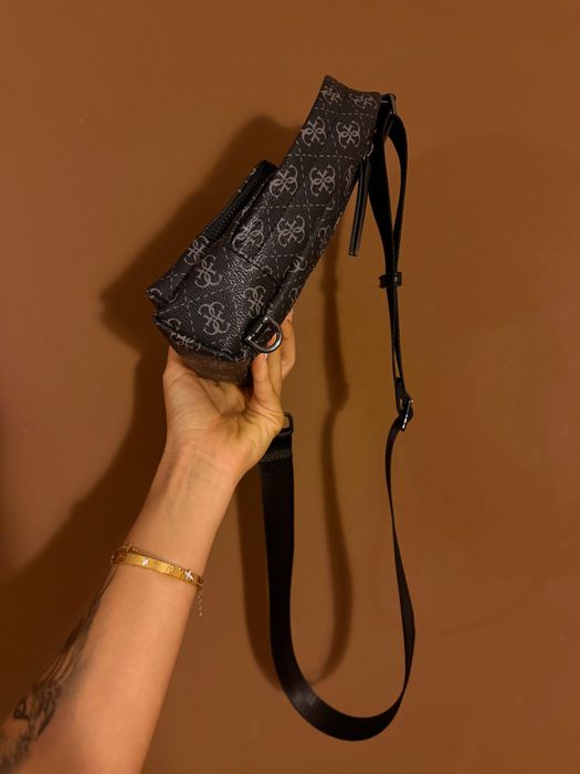 Мъжка чантичка Guess