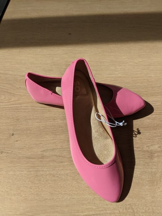 Нови SO Hitide Pointed Toe Flats - размер 37