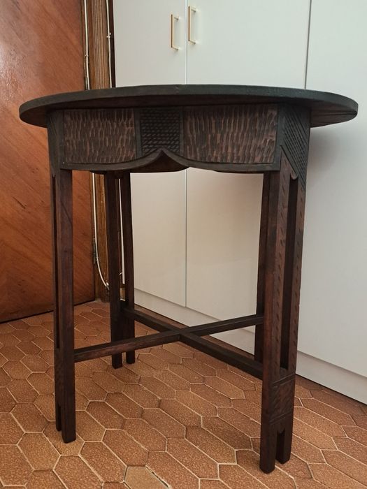 Masă din lemn, stil Neo - Românesc.