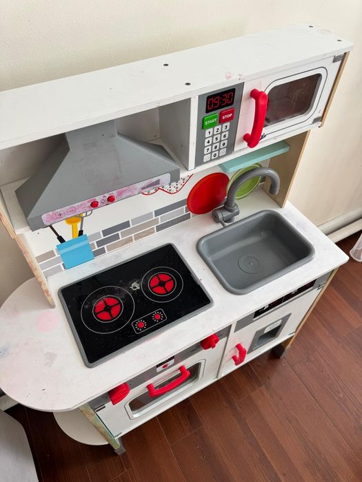 Продам кухню детскую