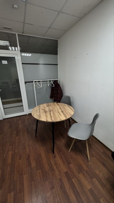 Продам стол и стулья