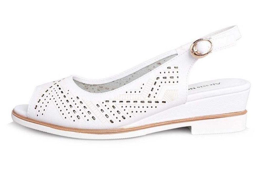 Продам новые босоножки.