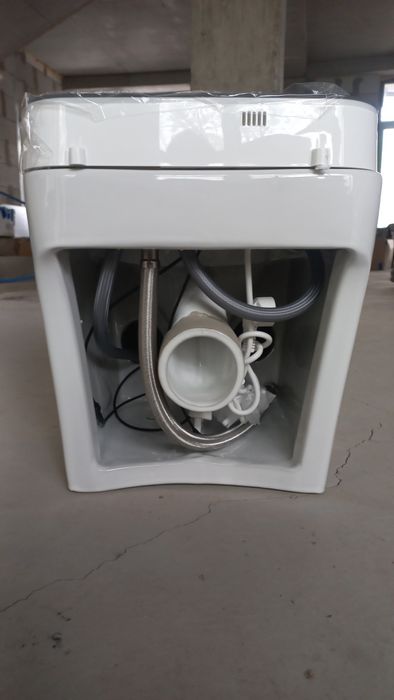 Продам смарт унитаз Intelligent Toilet