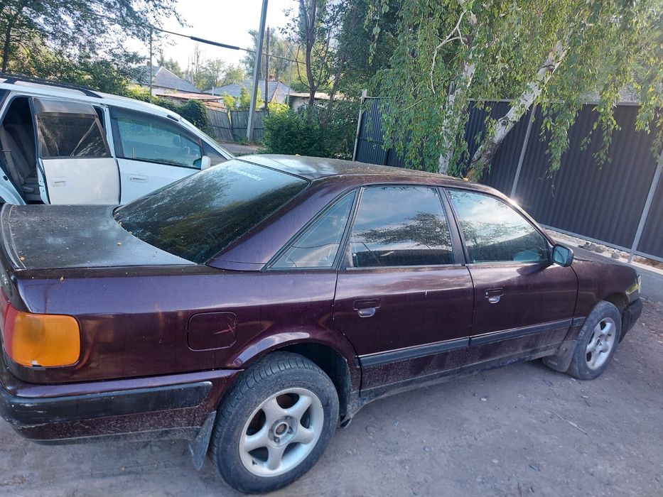 Продам Ауди 100 С4  срочно