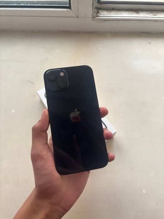 Продам айфон 13.