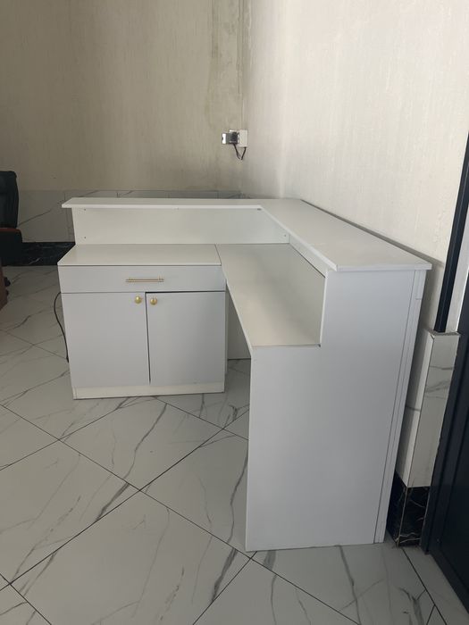 Ресепшн для магазина или офиса