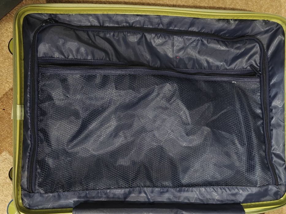 Продам чемодан в идеальном состоянии