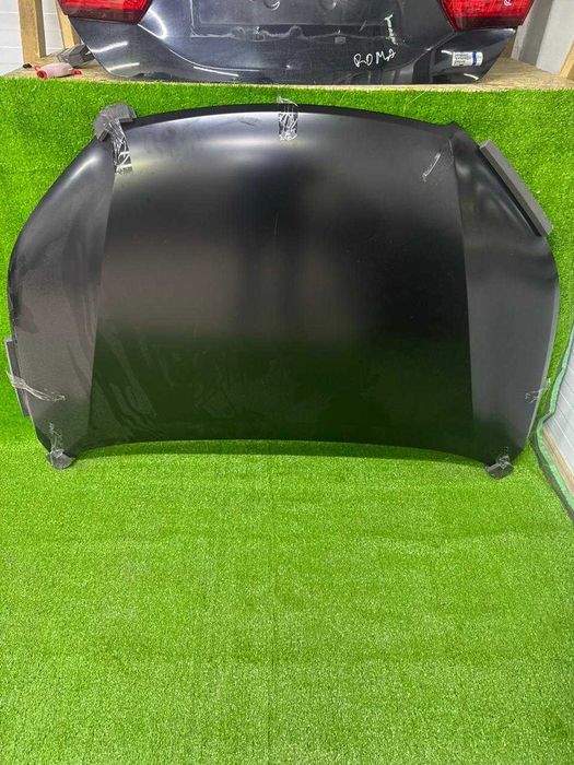 Капот на Toyota Highlander