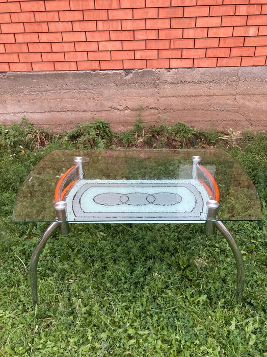 Стол ,подставкаа