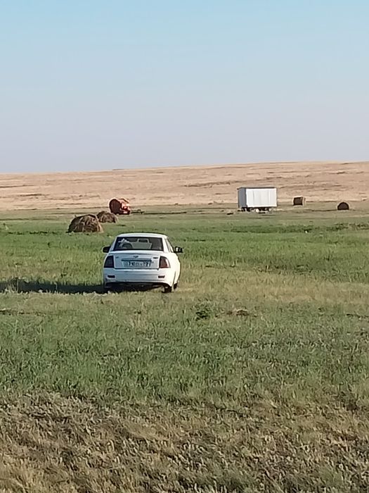 Продам авто машину лада приора