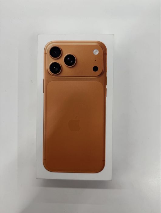 Срочно продам айфон 17 про/256