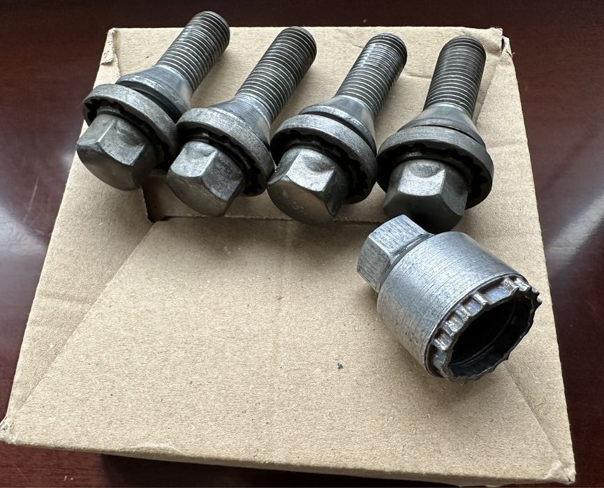 4 Prezoane OEM antifurt + cheie Volvo S90 - 2018