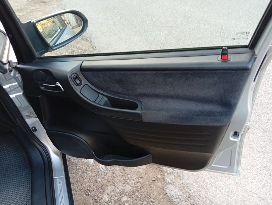 Зафира 1.8 2002 год