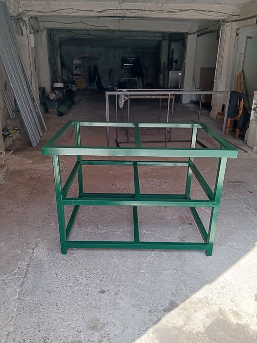 Метална работна маса