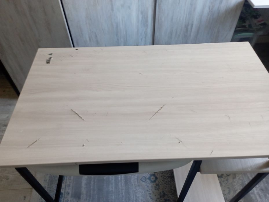 Стол для компьютера