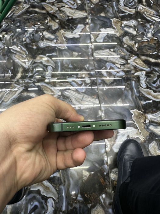 iPhone 13 128GB Green — в отличном состоянии