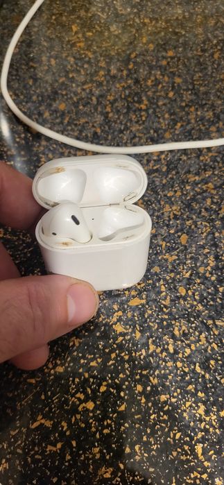 Dock air pods 2 a1602 model emc 2862