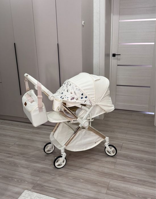 Продам детскую  коляску