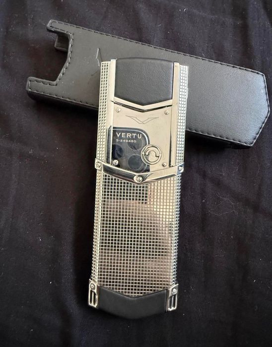 Vertu Signature V