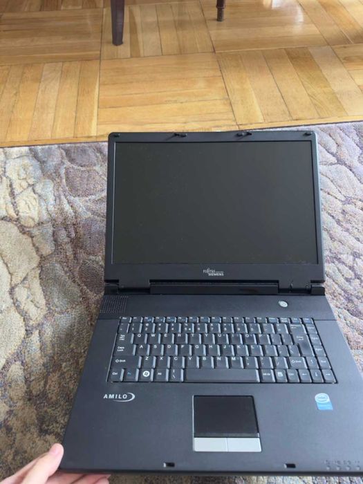 Laptop antic Fujitsu Siemens Amilo Intel Celeron M 440