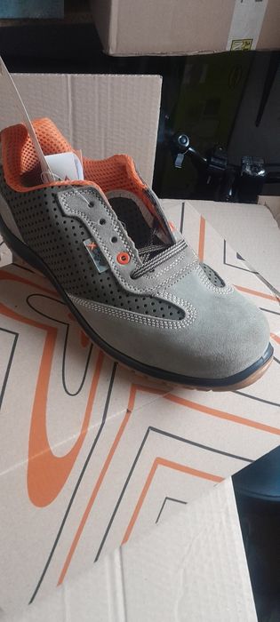 Pantofi protectie mărimea 42