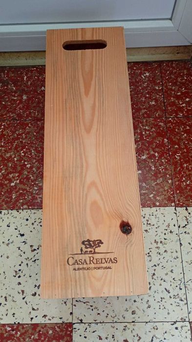 Дървена кутия за вино