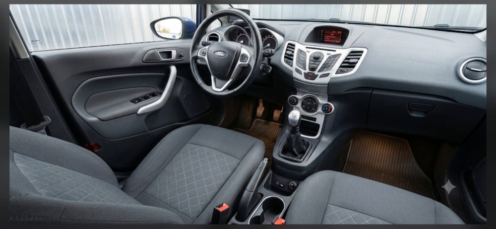 Ford fiesta  Echipare GHIA