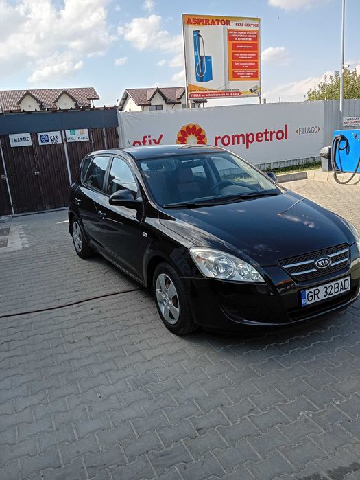 Vând KIA ceed 1.4 benzina an 2008