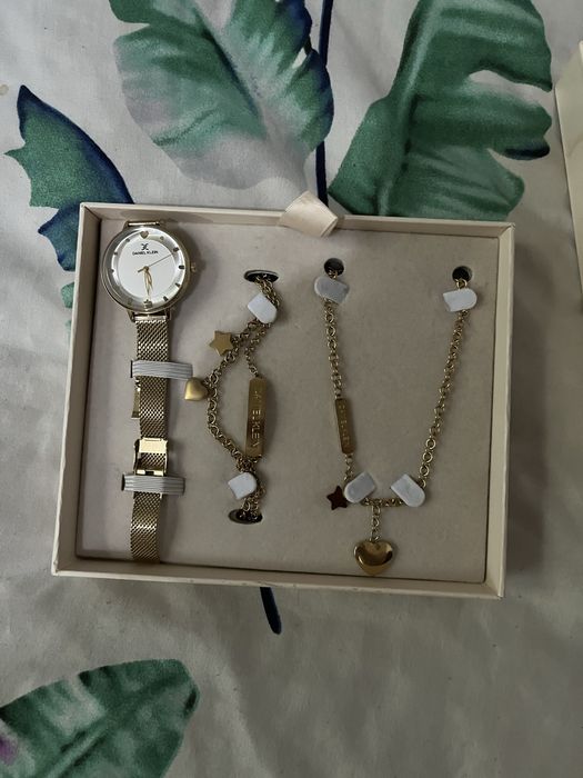 Срочно продам набор от Daniel Klein состояние новое
