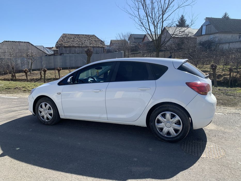 Opel Astra J 1.7 CDTI 125CP – Încălzire scaune/volan, Navi, Euro 5