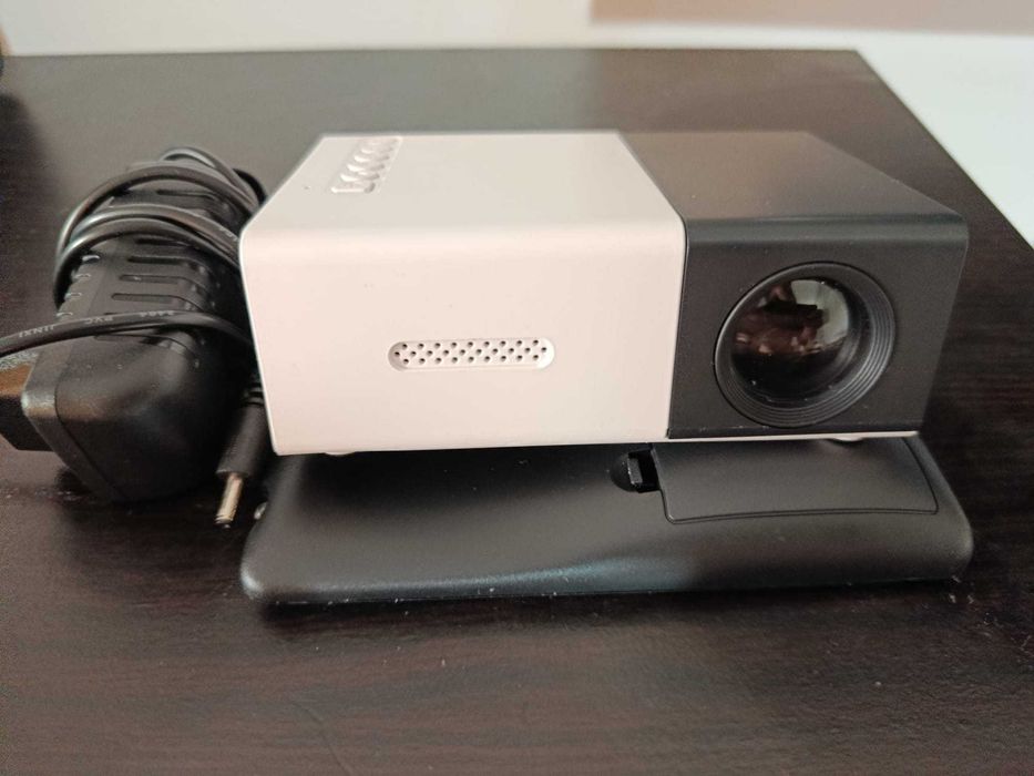 Proiector de film portabil 1080P