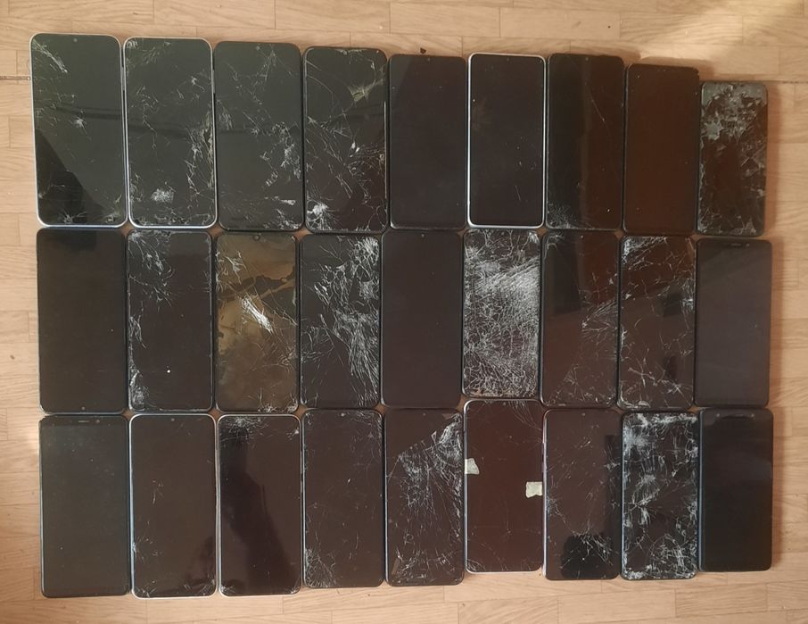 Vând telefoane pentru piese model Samsung