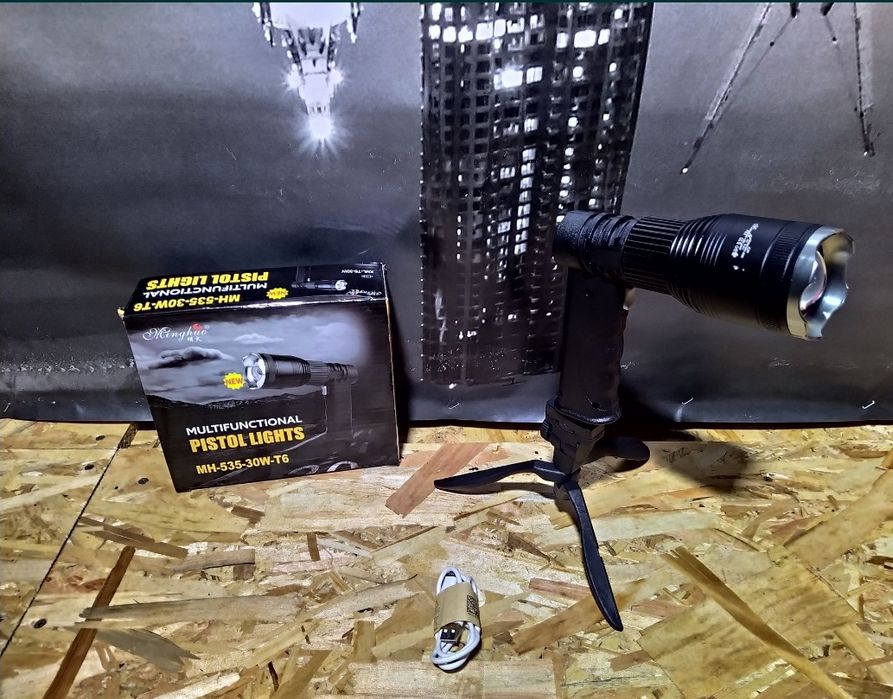 Lanterna led XML T6 - 30W Cu Trepied Pentru Pescuit, Camping etc.