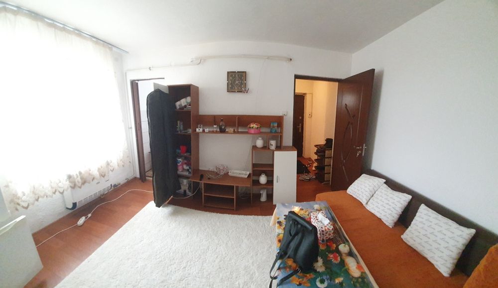 Închiriez apartament Balș zona monument