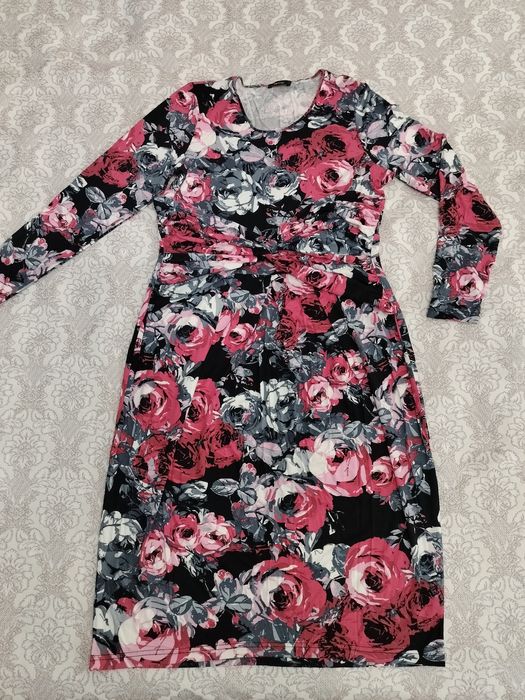 Платья вечерние, нарядные