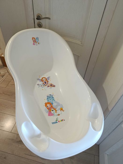 Продается детская ванночка на ножках