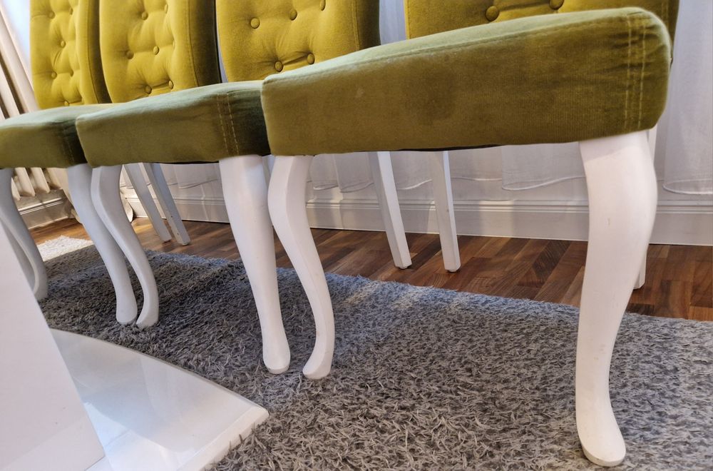 Трапезни столове