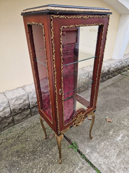 Уникална антикварна френска витрина Луй 15