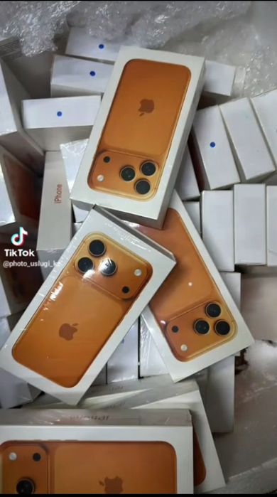 Продам смартфон Айфон 17 про