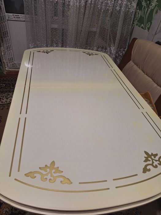 Стол белый, раздвижной