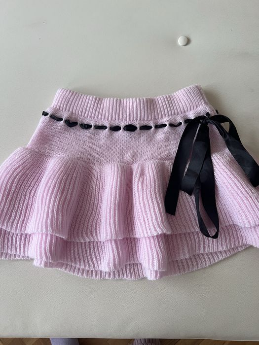 Розова поличка с панделка